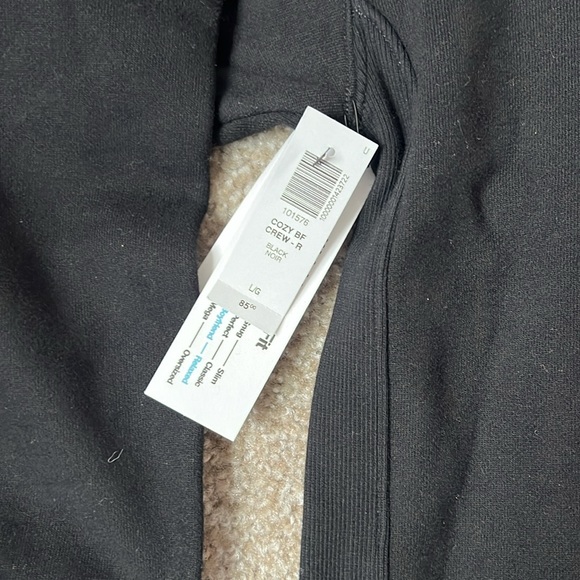 TNA Boyfriend Fit Crewneck! - Picture 3 of 4